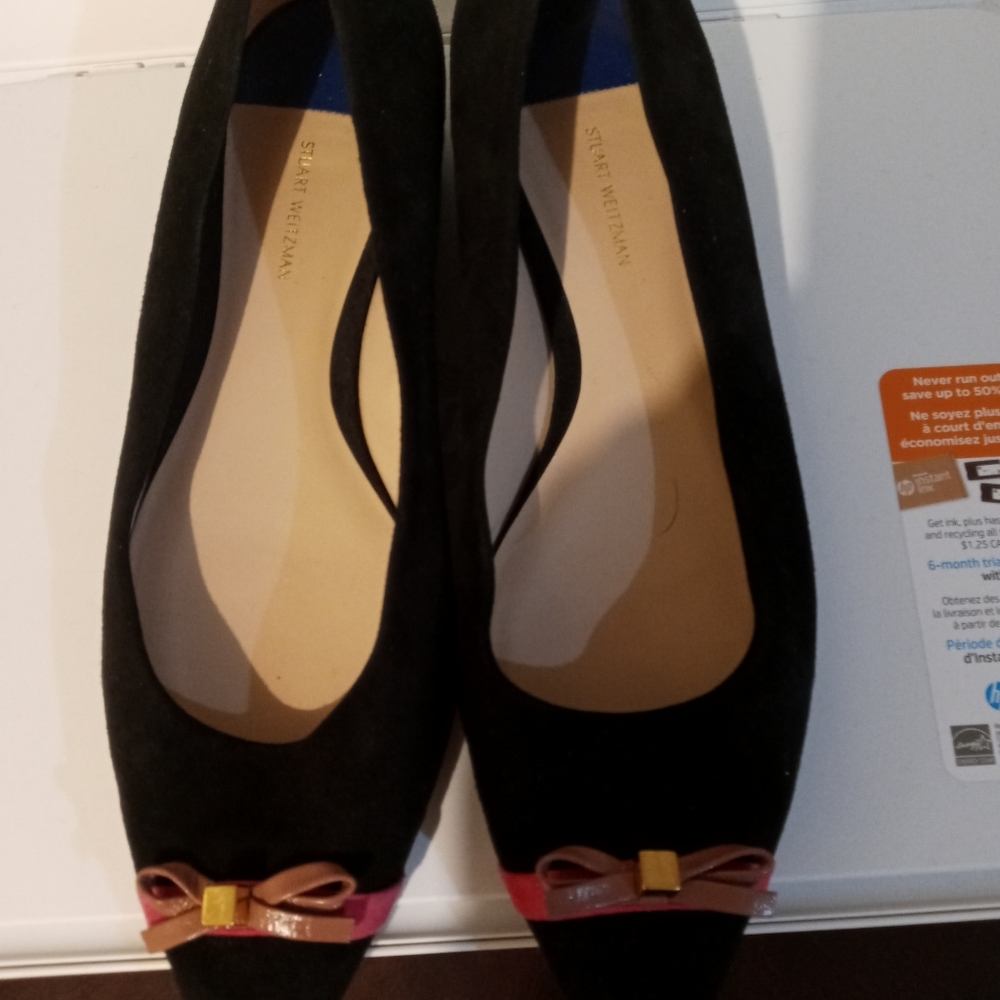 Black flats. Stuart Weitzman. 10M